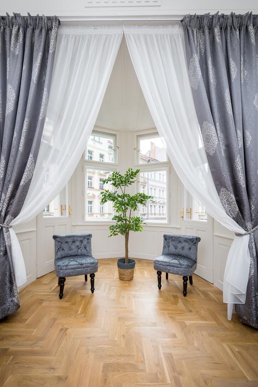 Love To Live Apartments Praga Exterior foto