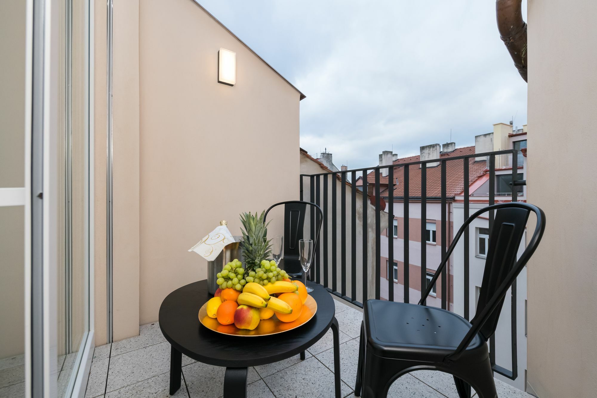 Love To Live Apartments Praga Exterior foto